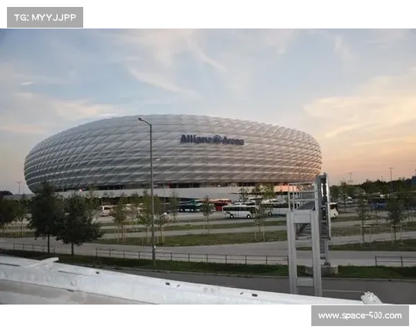 安联球场周边道路清雪完成，比赛日交通疏导就绪