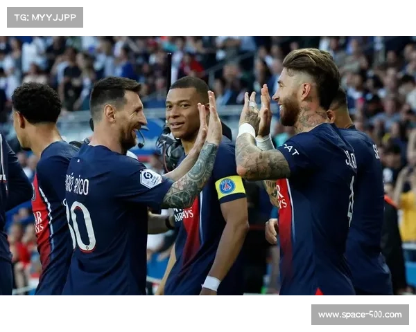 巴黎圣日耳曼斩获联赛五连胜,暂以两分优势领跑 巴黎圣日耳曼斩获联赛五连胜,暂以两分优势领跑